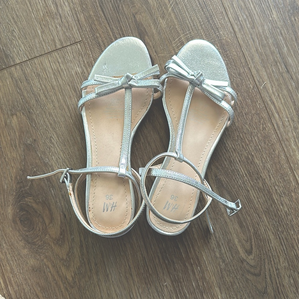 Silver color flats size 36 - new